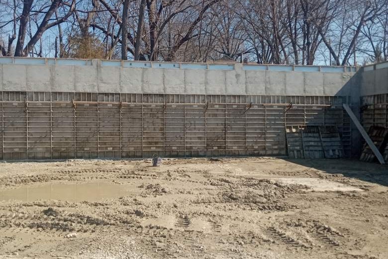 exposed concrete wall